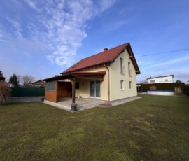 Einfamilienhaus in 4650 Stadl Paura: großer Garten mit Pool, Wohnfläche 120 m²